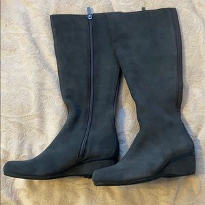 Wedge boots